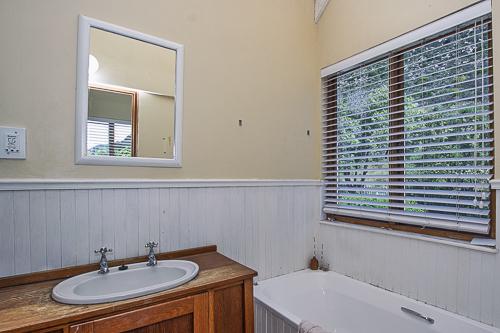 6 Bedroom Property for Sale in Fish Hoek Western Cape